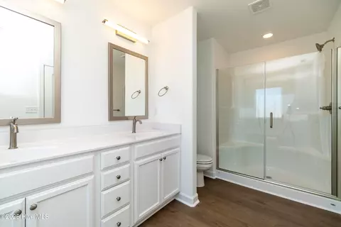 Bath - 307 Iris Cir, Moyock, NC 27958 photo 8 of 8