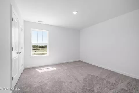 Bedroom - 307 Iris Cir, Moyock, NC 27958 photo 7 of 9