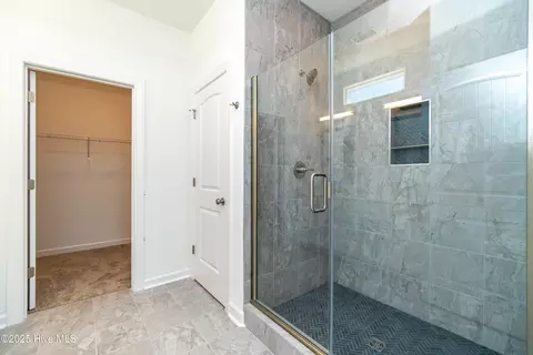 Bath - 307 Iris Cir, Moyock, NC 27958 photo 3 of 8