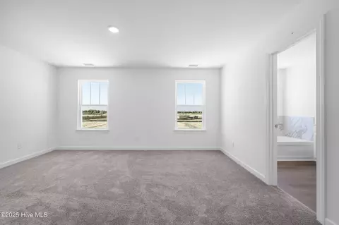 Bedroom - 307 Iris Cir, Moyock, NC 27958 photo 3 of 9