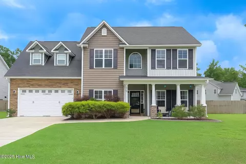 805 Oleander St, Jacksonville, NC 28540