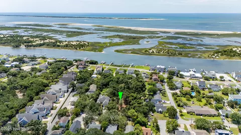 1608 Ann St, Beaufort, NC 28516
