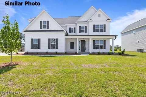 102 N Alena Ct, Hampstead, NC 28443