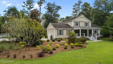 241 Oakleaf Dr, Pine Knoll Shores, NC 28512