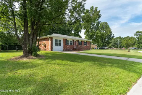 314 Cardinal Rd, Jacksonville, NC 28546
