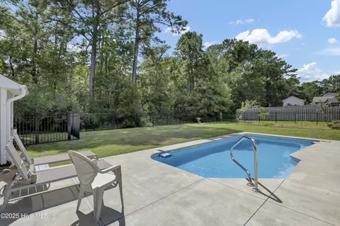 Exterior - 104 Firefly Dr, Hampstead, NC 28443 photo 4 of 4