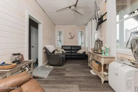 Entry Way - 120 Shell Rock Ln, Hubert, NC 28539 photo 3 of 3