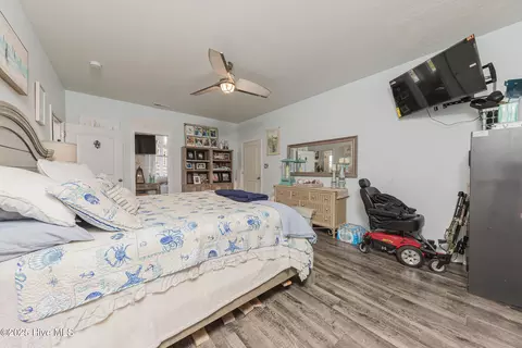 Bedroom - 120 Shell Rock Ln, Hubert, NC 28539 photo 12 of 13