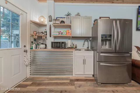 Kitchen - 120 Shell Rock Ln, Hubert, NC 28539 photo 9 of 9
