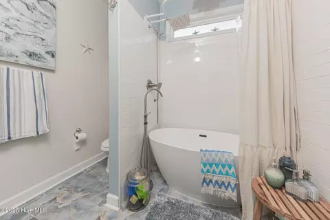 Bath - 120 Shell Rock Ln, Hubert, NC 28539 photo 4 of 7