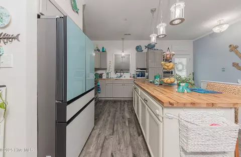 Kitchen - 120 Shell Rock Ln, Hubert, NC 28539 photo 6 of 9