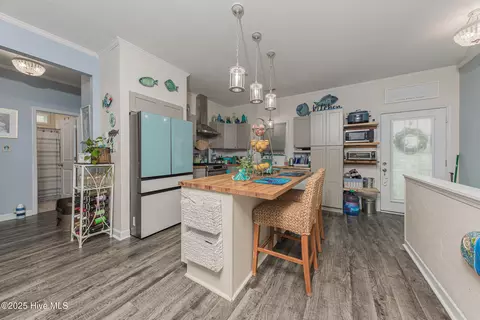 Kitchen - 120 Shell Rock Ln, Hubert, NC 28539 photo 8 of 9