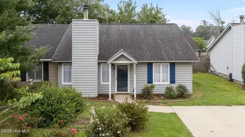 1924 White Hollow Dr, Greenville, NC 27858