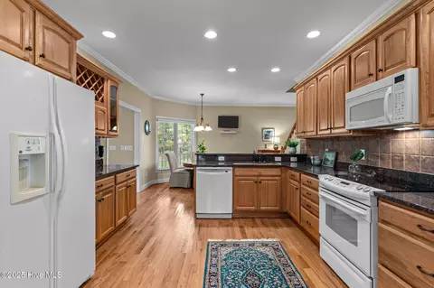 Kitchen - 305 Tall Ships Ln, Hampstead, NC 28443 photo 1 of 3