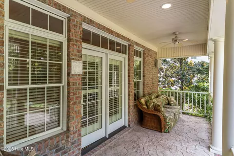 Exterior - 305 Tall Ships Ln, Hampstead, NC 28443 photo 3 of 11