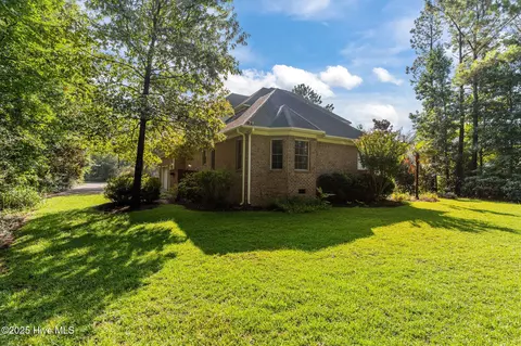 Exterior - 305 Tall Ships Ln, Hampstead, NC 28443 photo 9 of 11