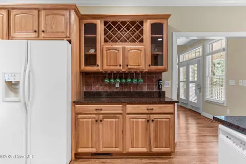 Kitchen - 305 Tall Ships Ln, Hampstead, NC 28443 photo 3 of 3