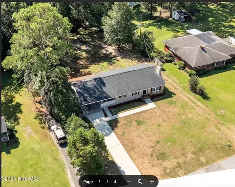 105 Circle Dr, La Grange, NC 28551