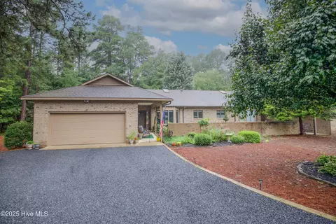 Exterior - 370 Fairway Ct, Pinehurst, NC 28374 photo 17 of 18