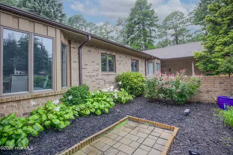 Exterior - 370 Fairway Ct, Pinehurst, NC 28374 photo 14 of 18