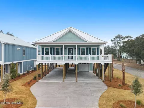 202 NE 33rd St, Oak Island, NC 28465