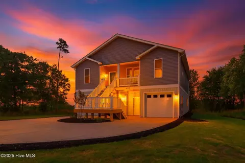 402 Harrison Ct, Sneads Ferry, NC 28460