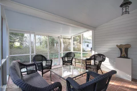 Exterior - 185 Cherokee Rd, Pinehurst, NC 28374 photo 4 of 9