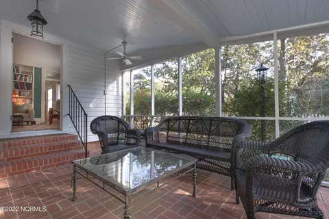 Exterior - 185 Cherokee Rd, Pinehurst, NC 28374 photo 2 of 9