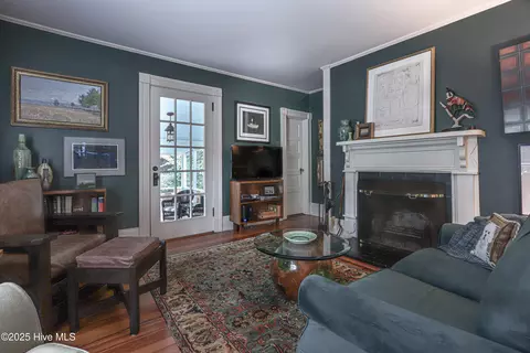 Living - 185 Cherokee Rd, Pinehurst, NC 28374 photo 5 of 6