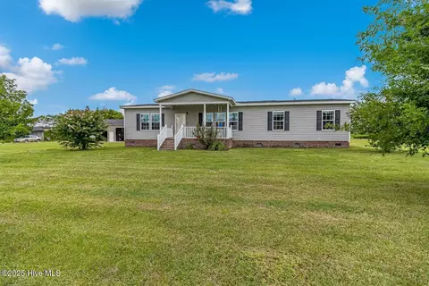 236 Nash Rd, Farmville, NC 27828