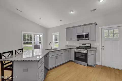 185 Van Riggs Rd, Hubert, NC 28539 photo 13