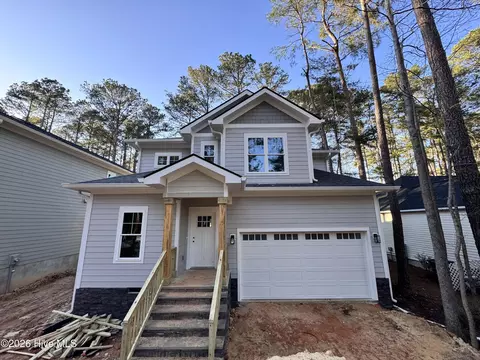 662 Wren Ln, Vass, NC 28394