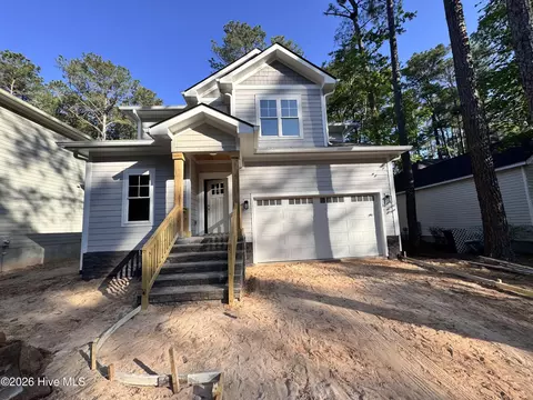 662 Wren Ln, Vass, NC 28394
