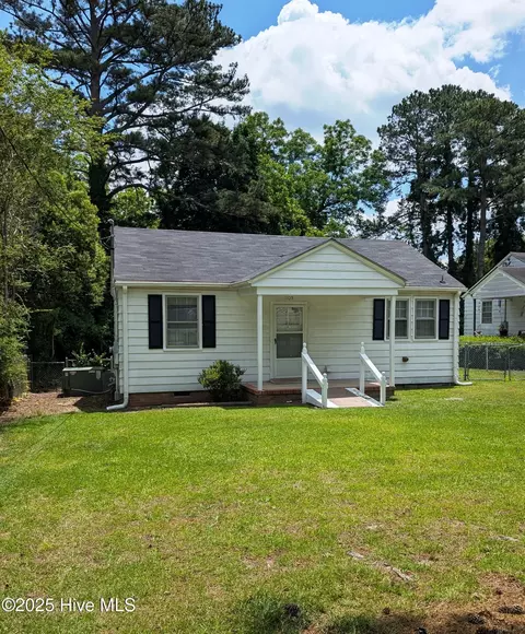 1109 Woodrow St S, Wilson, NC 27893