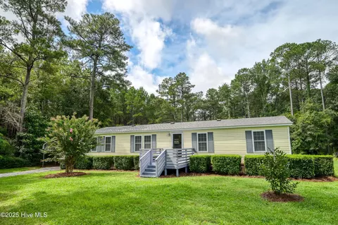 120 S Burning Tree Dr, Hampstead, NC 28443