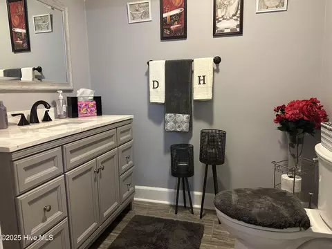 Bath - 212 Mclean St, Spring Hope, NC 27882 photo 2 of 2