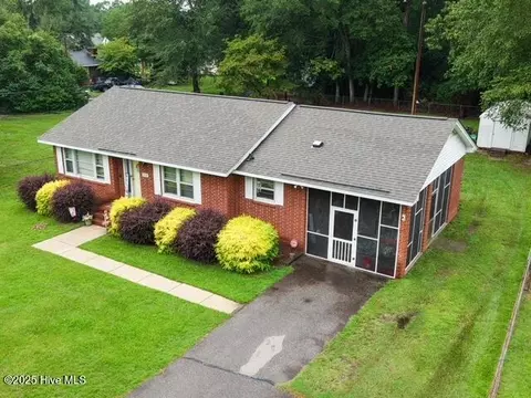 14941 Church St, Laurel Hill, NC 28351