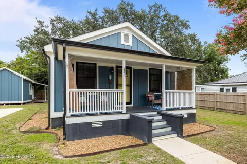 420 Pollock St, Beaufort, NC 28516