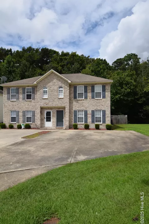 4104 Brook Creek Ln #B, Greenville, NC 27858