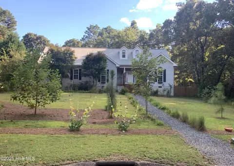150 Rothbury Dr, Carthage, NC 28327
