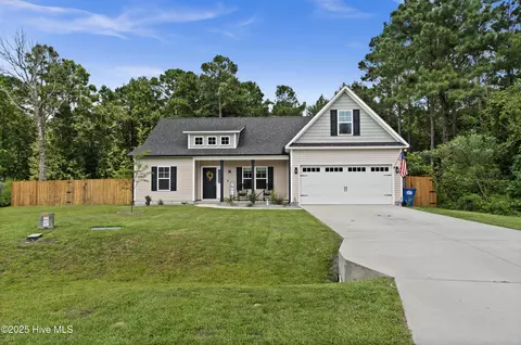 111 Cirrus Ct, Hampstead, NC 28443