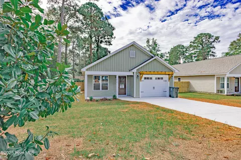 218 E Church St, Rose Hill, NC 28458