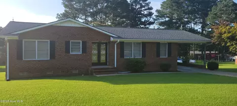 102 Carver Dr, Snow Hill, NC 28580