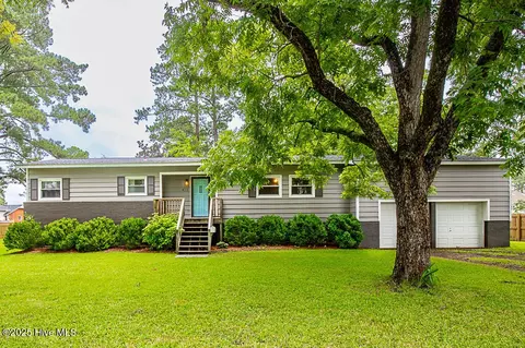 422 Lamont St, Belhaven, NC 27810