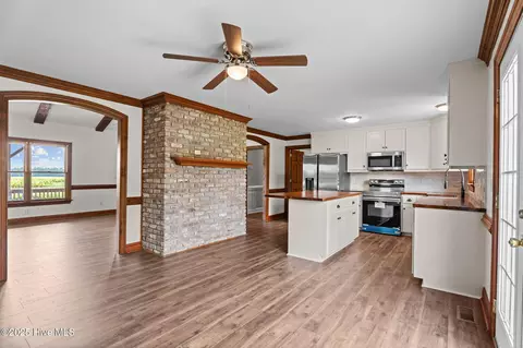 Kitchen - 9454 Liles Rd, Bailey, NC 27807 photo 5 of 6