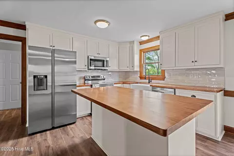 Kitchen - 9454 Liles Rd, Bailey, NC 27807 photo 4 of 6