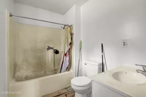Bath - 270 Demps Rd, Hampstead, NC 28443 photo 1 of 1