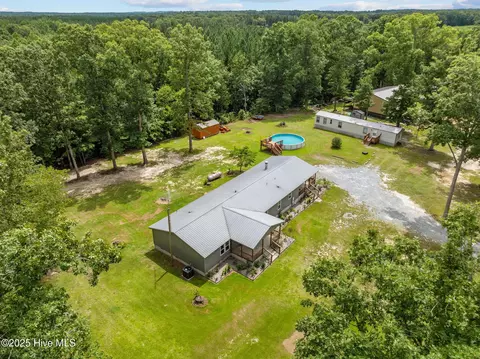 323 Mccrimmon Rd, Carthage, NC 28327