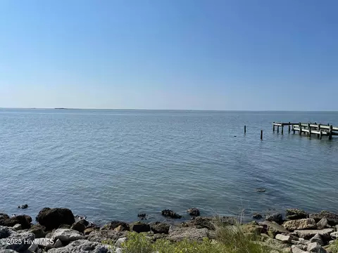 620 Seashore Dr, Atlantic, NC 28511 photo 8