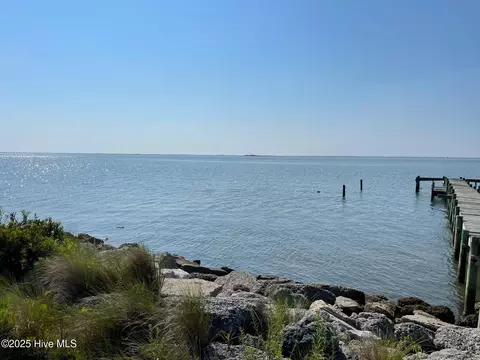 620 Seashore Dr, Atlantic, NC 28511 photo 5